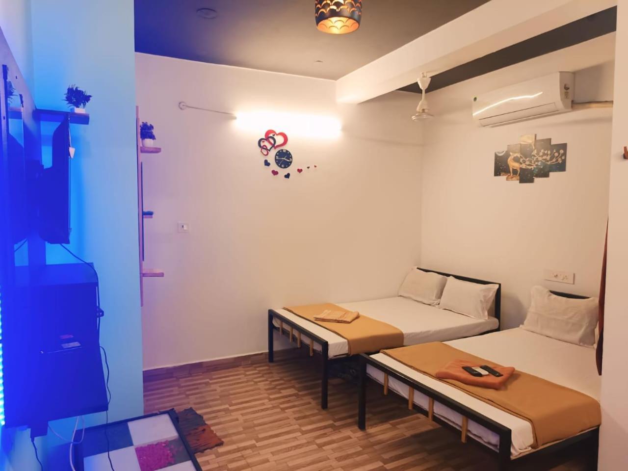 Seasons Four Guest House Pondicherry Exteriör bild