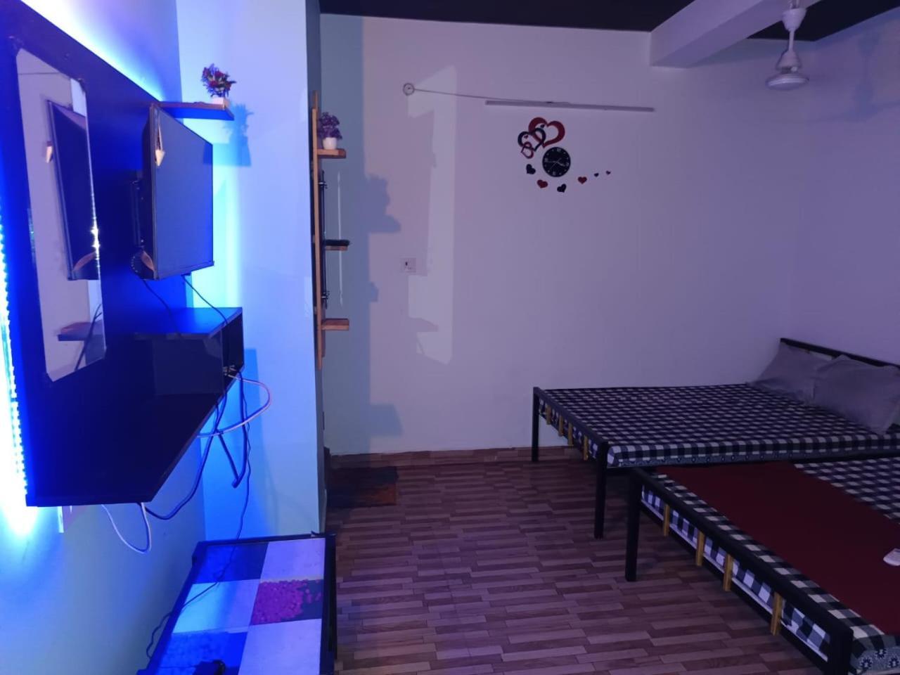 Seasons Four Guest House Pondicherry Exteriör bild