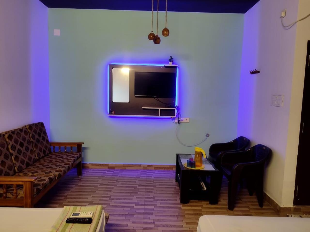 Seasons Four Guest House Pondicherry Exteriör bild